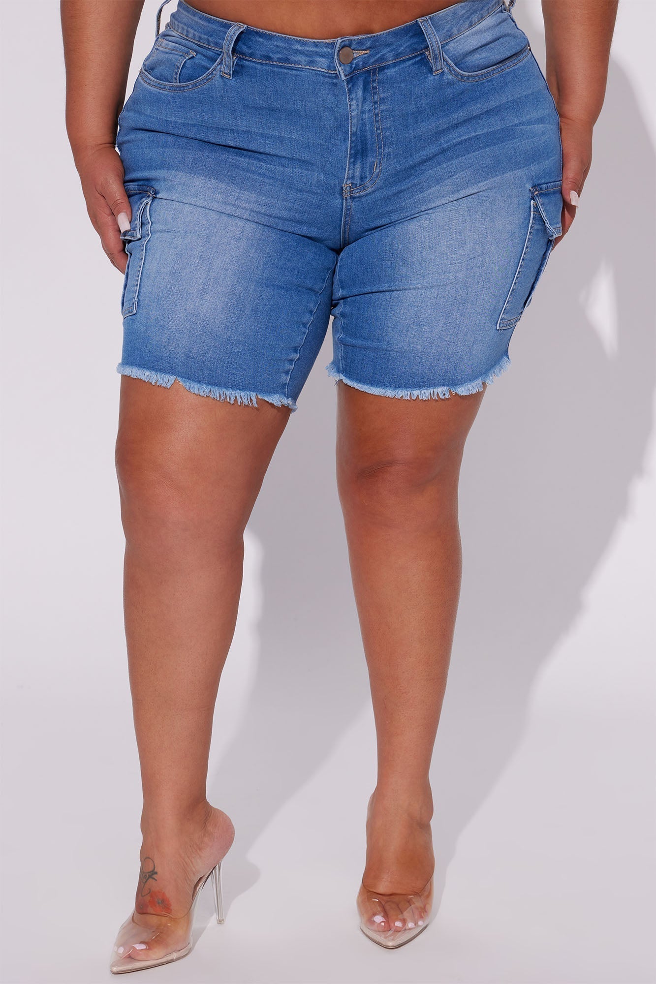 What Goes Around Stretch Cargo Denim Shorts - Medium Wash