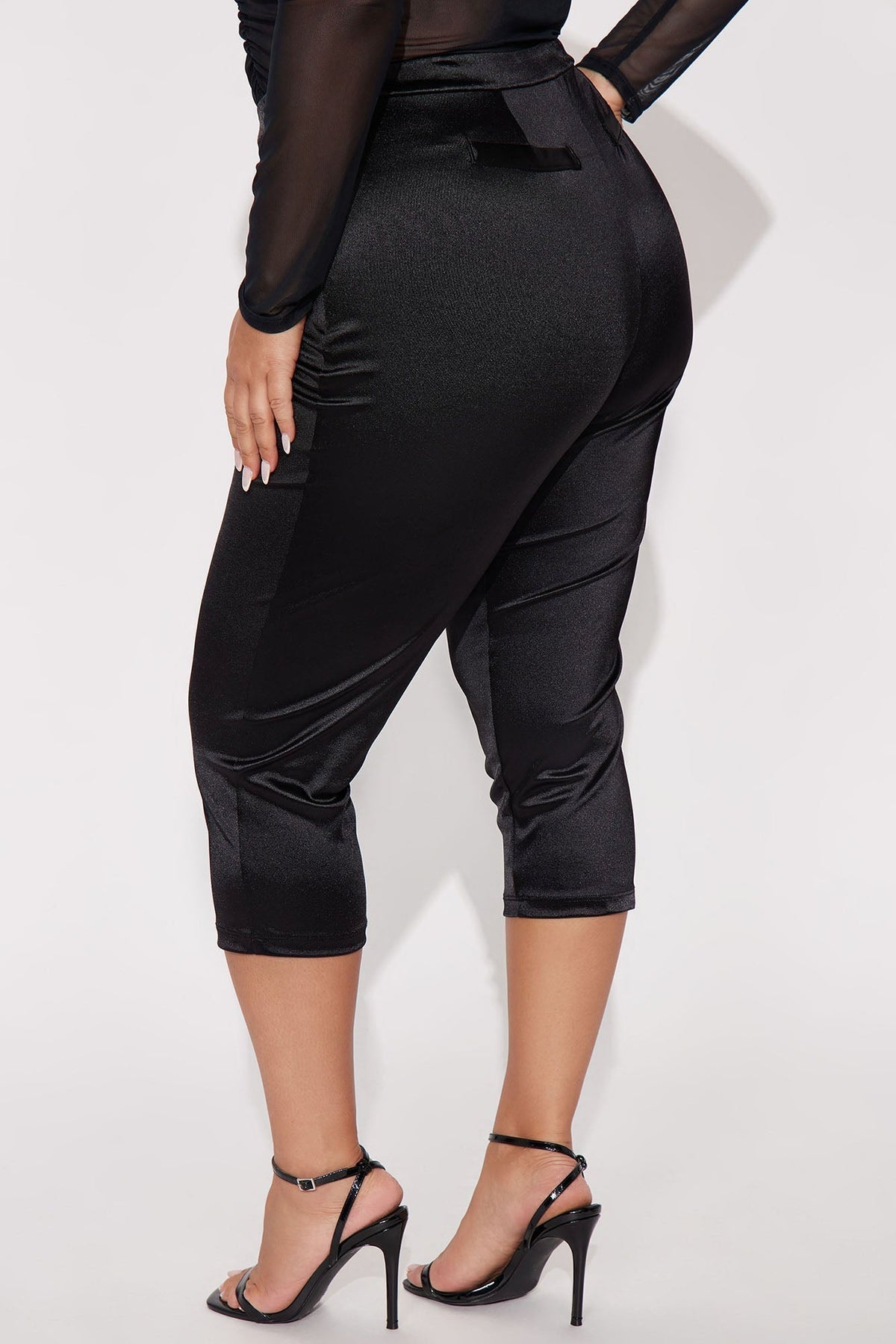 Selene Satin Capri Pant 21″ - Black