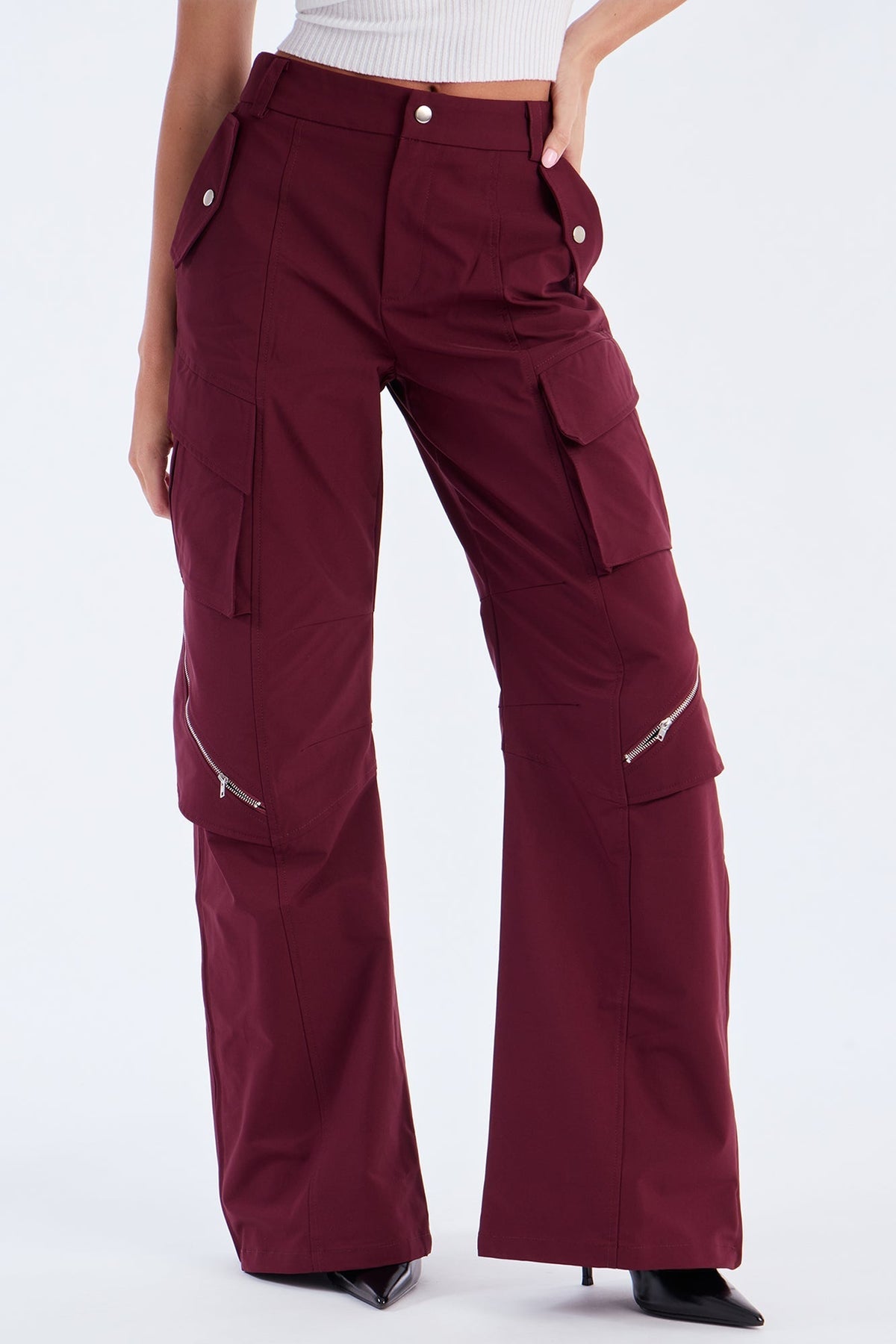 Don't Call Me Windbreaker Wide Leg Cargo Pant 33 - Plum