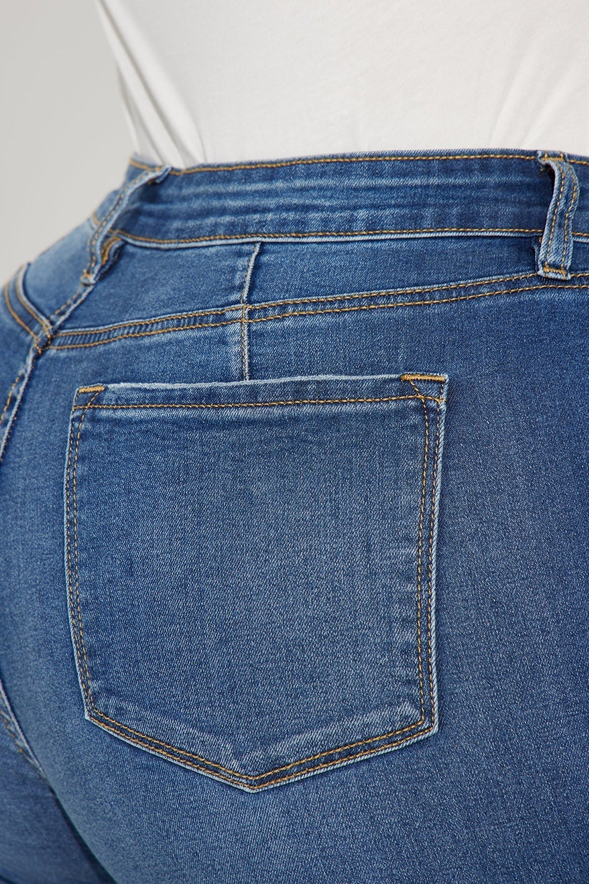 Kinsley Control Curvy Stretch Skinny Jeans - Medium Wash
