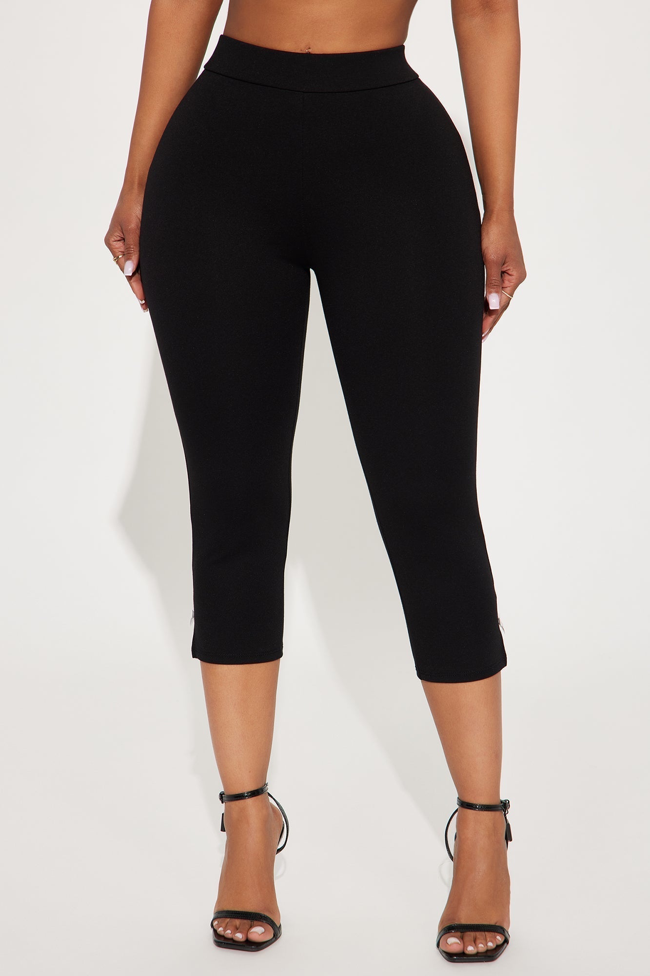 Take A Bow Capri Legging - Black