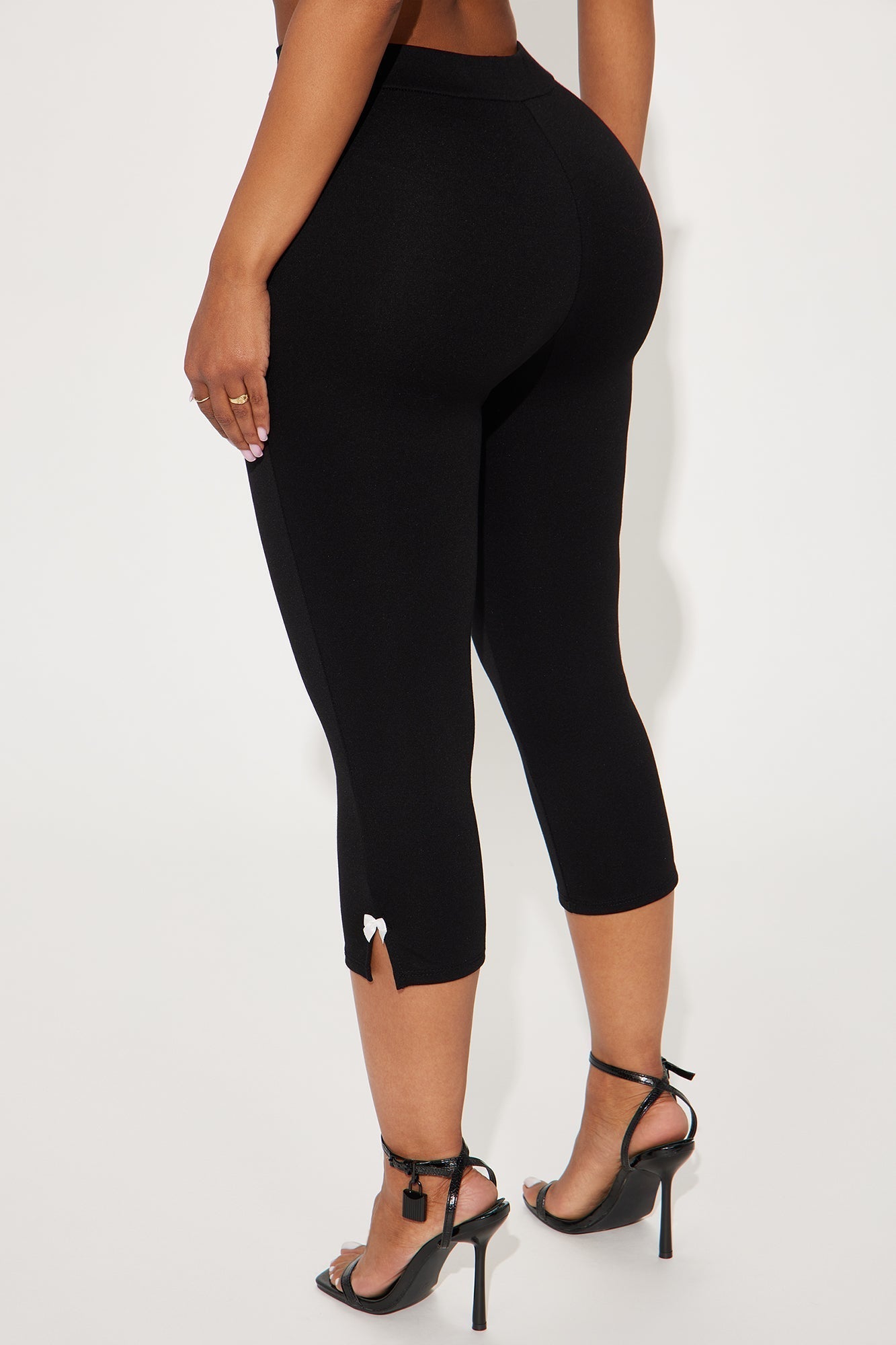 Take A Bow Capri Legging - Black