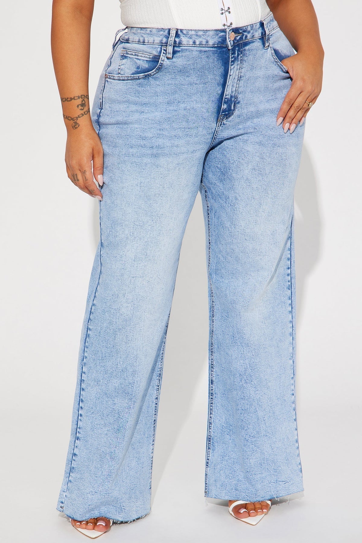 So Valid Stretch Wide Leg Jeans - Light Wash